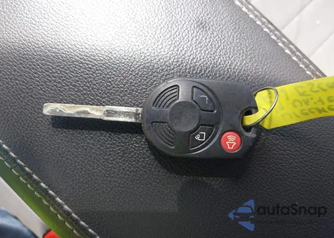 2019 Ford Escape S z USA, uszkodzony, nr VIN 1FMCU0F75KUB45810